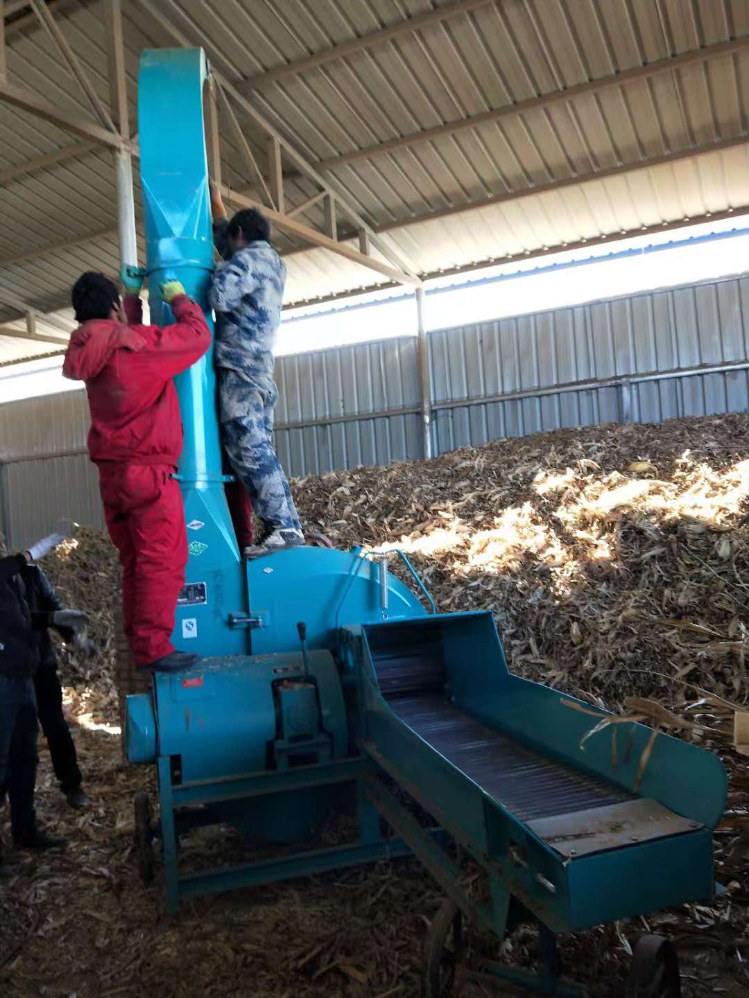 山西10噸鍘草揉絲機(jī)多少錢一臺(tái)？